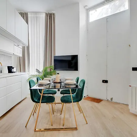 Charming 2br- 4p - Rochechouart Appartamento