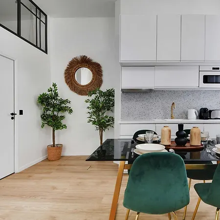 Charming 2br- 4p - Rochechouart Apartment Paris