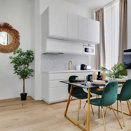 Charming 2br- 4p - Rochechouart Apartment *