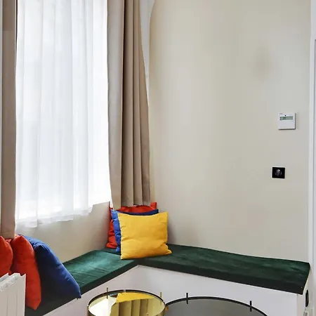 Charming 2br- 4p - Rochechouart Apartment *
